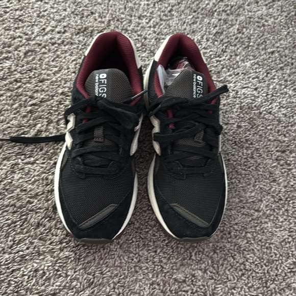 New Balance X Figs 574 Black and Burgundy Men’s 4.5 Women’s 6